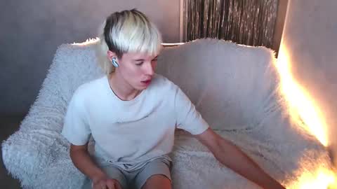 Angel online show from 11/17/25, 01:00