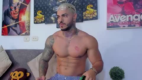 Jean  axelcrow       Modelo Independiente online show from 03/05/25, 12:16