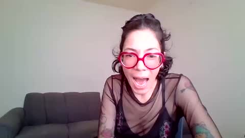 Snapshot of jeanneduval8888 chatting on 05/27/26, 11:35 jeanneduval8888 online show from 05/27/26, 11:35