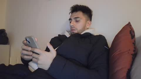 Snapshot of jeanpierbello7 chatting on 12/16/24, 03:30 jean pier bello Silva online show from 12/16/24, 03:30