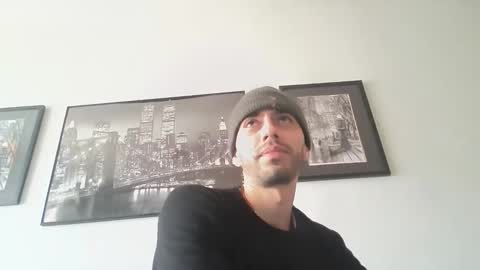 Snapshot of jeanpierbello7 chatting on 01/05/25, 03:55 jean pier bello Silva online show from 01/05/25, 03:55