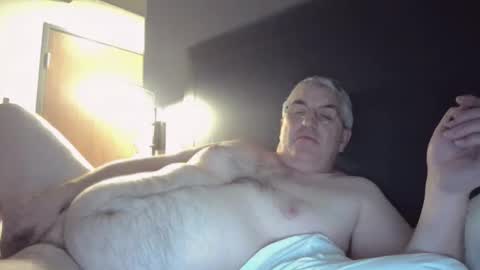 Snapshot of jecko71 chatting on 02/16/25, 06:32 dadbody71 online show from 02/16/25, 06:32