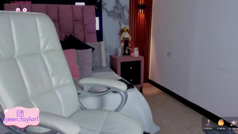 Jeen Taylor online show from 10/29/25, 09:38