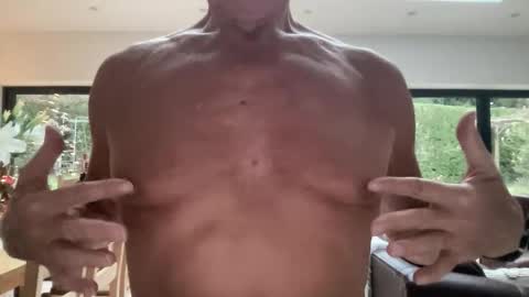 Snapshot of jeeves200 chatting on 11/29/25, 03:26 Sensual Jeeves online show from 11/29/25, 03:26