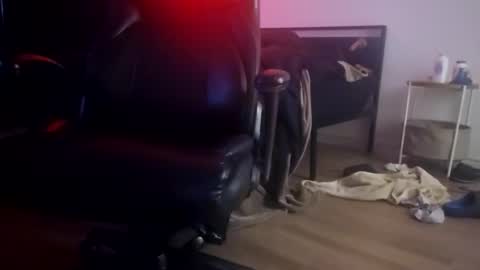 jeffinsoflo306725 online show from 02/28/26, 08:10