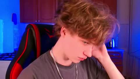 Snapshot of jeffreyue chatting on 12/22/25, 05:10 Jeffrey online show from 12/22/25, 05:10