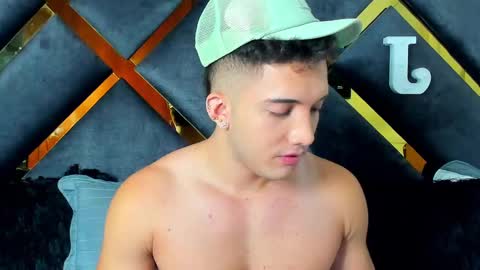 Snapshot of jeicob_stone1 chatting on 12/15/24, 06:48 JEICOB STONE online show from 12/15/24, 06:48