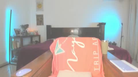 Snapshot of jeinsssgreys chatting on 12/20/25, 10:06 Greys online show from 12/20/25, 10:06