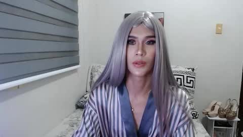 Snapshot of jelayasianxx chatting on 02/14/25, 04:52 Lexie online show from 02/14/25, 04:52