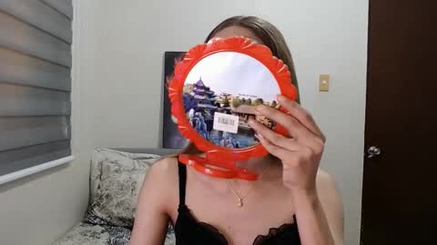 Snapshot of jelayasianxx chatting on 02/18/25, 02:27 Lexie online show from 02/18/25, 02:27