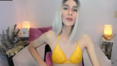 Snapshot of jelayasianxx chatting on 10/18/25, 05:46 Lexie online show from 10/18/25, 05:46