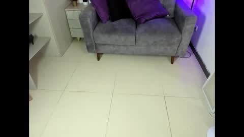 Snapshot of jelena_noura23 chatting on 12/17/24, 10:00 Jelen online show from 12/17/24, 10:00