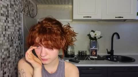 Snapshot of jelly_cherry chatting on 03/06/25, 06:41 Emily online show from 03/06/25, 06:41