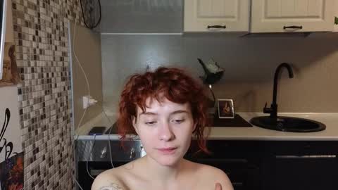 Snapshot of jelly_cherry chatting on 12/18/25, 09:21 Emily online show from 12/18/25, 09:21