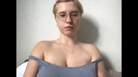 Snapshot of jelly_gum chatting on 05/28/26, 05:49 Inna online show from 05/28/26, 05:49