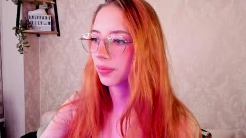 Snapshot of jelly_w5 chatting on 11/23/25, 12:43 Jelly online show from 11/23/25, 12:43