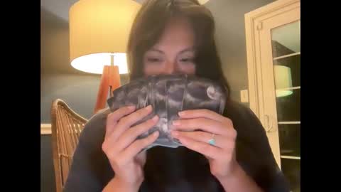 Snapshot of jellybeanin chatting on 04/16/26, 06:36 Jelli online show from 04/16/26, 06:36