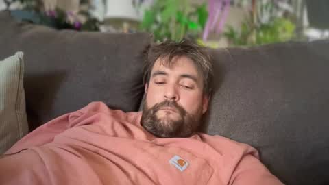 Snapshot of jellyfishfun chatting on 03/12/25, 08:31 Guy Jones online show from 03/12/25, 08:31