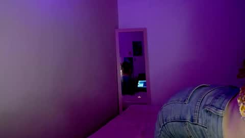 Snapshot of jellyrose chatting on 12/02/25, 11:34 jellyrose online show from 12/02/25, 11:34