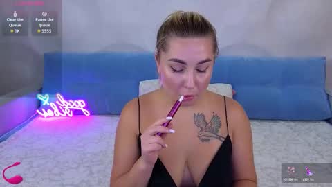 Snapshot of jemalia chatting on 09/22/25, 01:02 Alice online show from 09/22/25, 01:02