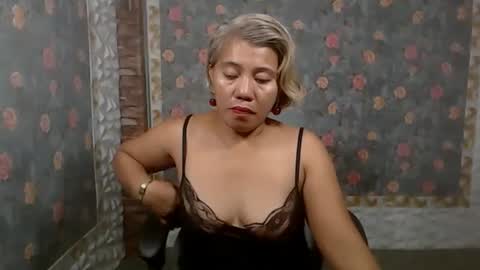 Snapshot of jemm36 chatting on 12/20/24, 09:06 Jem online show from 12/20/24, 09:06