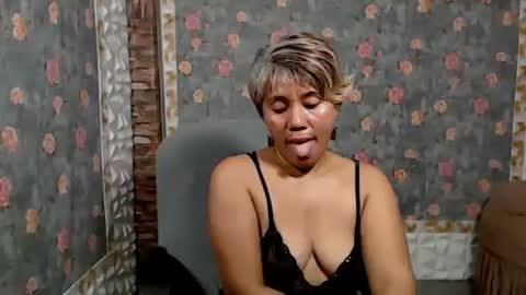 Snapshot of jemm36 chatting on 01/19/25, 09:22 Jem online show from 01/19/25, 09:22