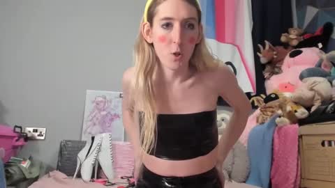 Snapshot of jenbydoll chatting on 01/10/25, 06:17 JenbyDoll online show from 01/10/25, 06:17