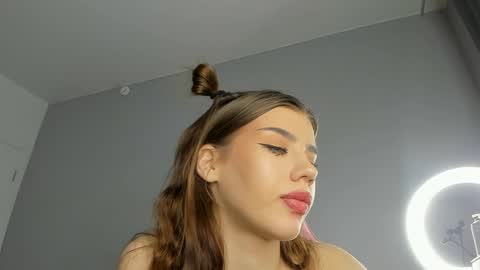 Dolly online show from 01/05/25, 07:28