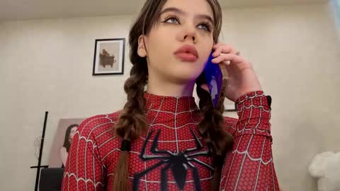 Snapshot of jenie_fire chatting on 06/05/26, 01:28 Dolly online show from 06/05/26, 01:28