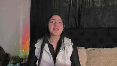 jeniferpowell_nm online show from 10/18/25, 07:03