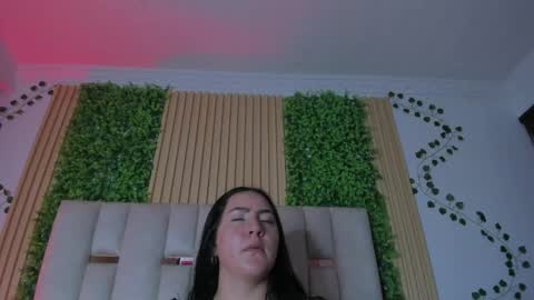 jeniferpowell_nm online show from 04/15/26, 07:58