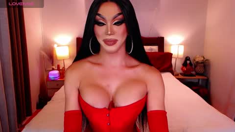 Snapshot of jenifers_body chatting on 12/12/24, 04:43 Queen Jenifer online show from 12/12/24, 04:43