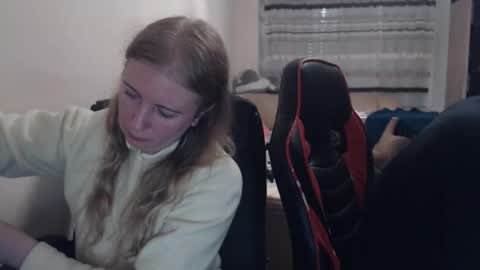 JenisAndPeter online show from 11/05/25, 07:14