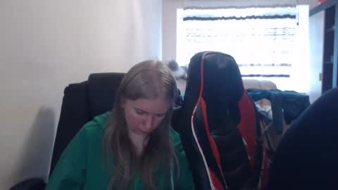 JenisAndPeter online show from 03/25/26, 07:14