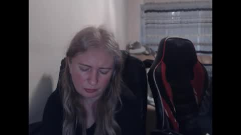 JenisAndPeter online show from 04/05/26, 06:05