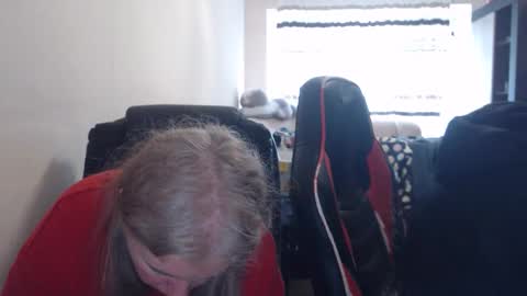 JenisAndPeter online show from 04/08/26, 06:24