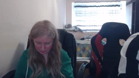 JenisAndPeter online show from 04/15/26, 05:42