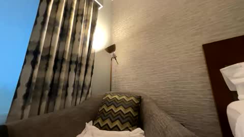 Snapshot of jenkini chatting on 10/14/25, 12:00 jenkini online show from 10/14/25, 12:00