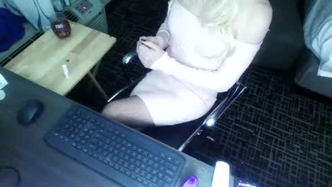 Jenna Cross online show from 01/01/25, 02:09