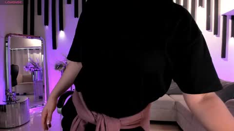 Snapshot of jennaolson chatting on 02/17/25, 06:37 Jenna Olson online show from 02/17/25, 06:37