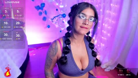 follow me in me  IG jenndy971 online show from 12/18/24, 06:43