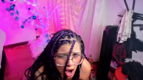 follow me in me  IG jenndy971 online show from 12/28/24, 06:28