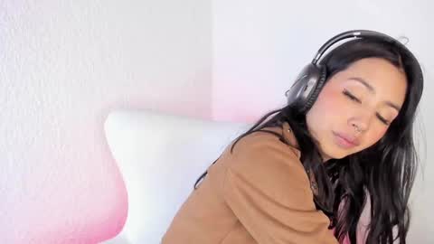 Jenner online show from 12/23/24, 07:06