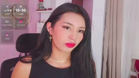 Snapshot of jenner_mills chatting on 07/17/26, 10:36 Jenner online show from 07/17/26, 10:36