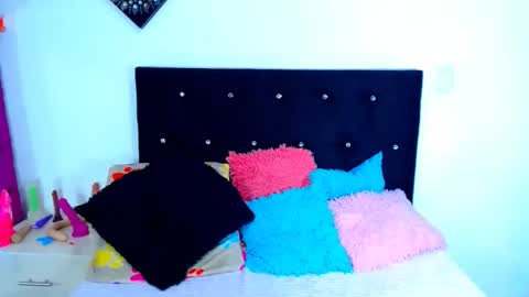 jenn online show from 12/04/25, 08:45