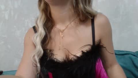 Snapshot of jennifer838 chatting on 12/14/24, 12:44 Jennifer online show from 12/14/24, 12:44