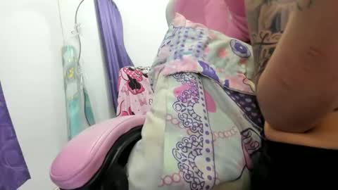 jennifer_bodyy0404 online show from 05/06/26, 02:29