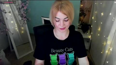 Snapshot of jennifer_cuttie chatting on 05/07/26, 01:05 Jennifer online show from 05/07/26, 01:05