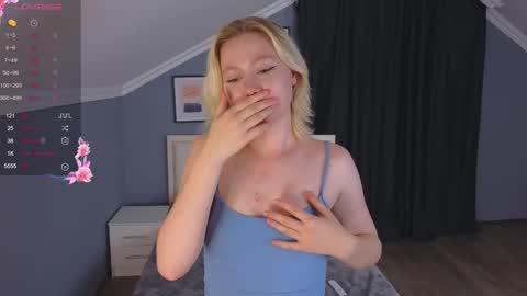 Snapshot of jennifer_mathis chatting on 10/03/25, 04:04 jennifer_mathis online show from 10/03/25, 04:04