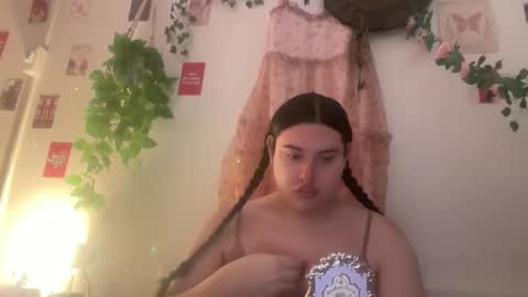 Snapshot of jennifer_robbie chatting on 06/06/26, 03:00 jennifer_robbie online show from 06/06/26, 03:00
